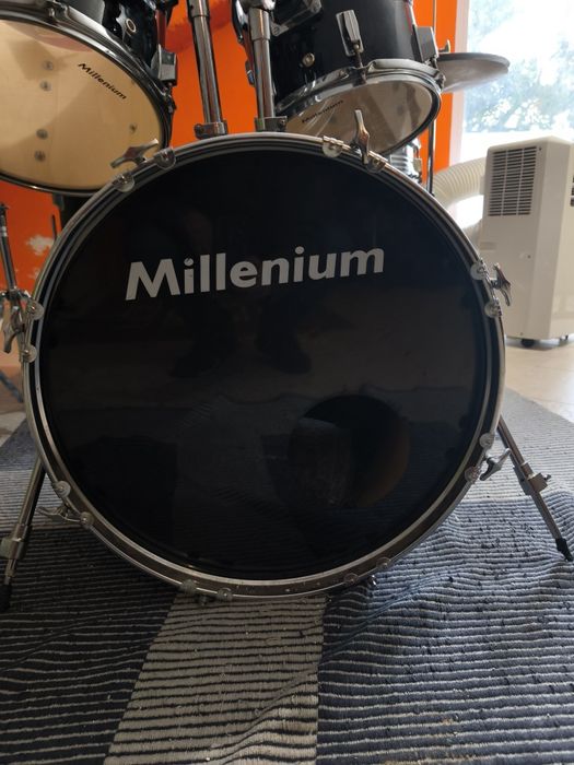 Bateria acústica Millenium