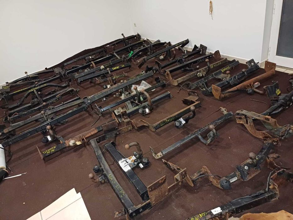 GANCHOS DE REBOQUE/ENGATES DE REBOQUE USADOS MUITO STOCK