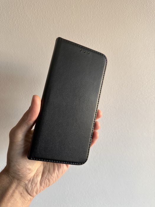 Etui z klapką zamykane czarne + SZKŁO do MOTOROLA MOTO G56