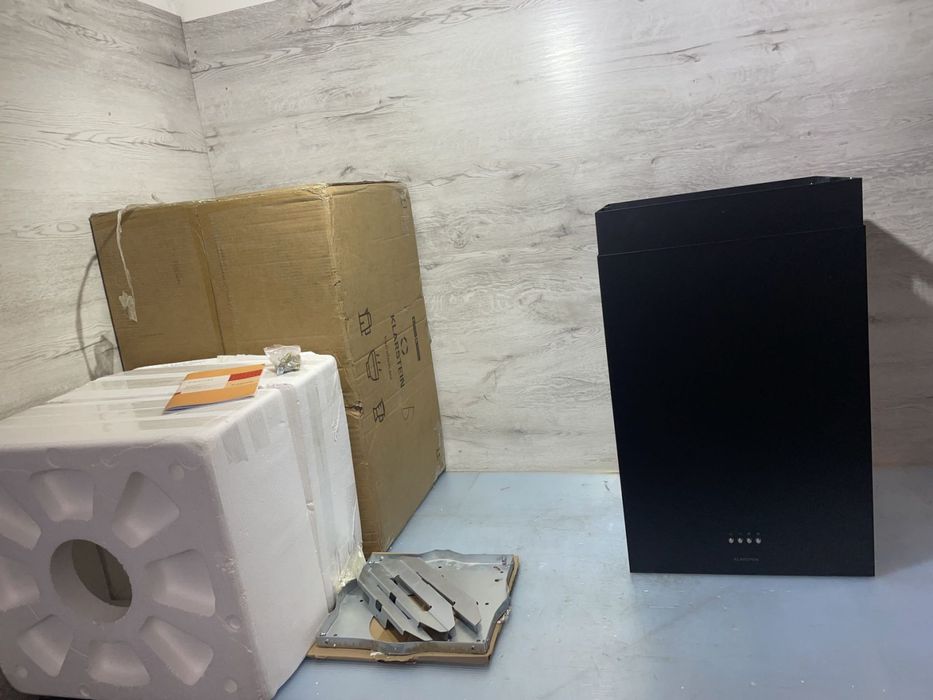 Острівна кухонна витяжка Klarstein Structura