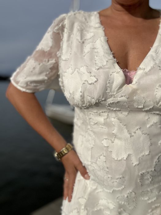 Boohoo biała długa suknia kwiaty hafty 42/44 XXL