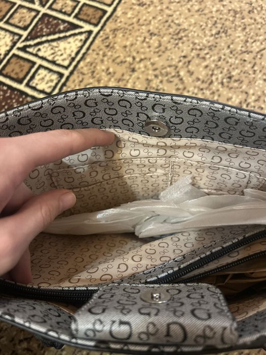 Нова сумка GUESS