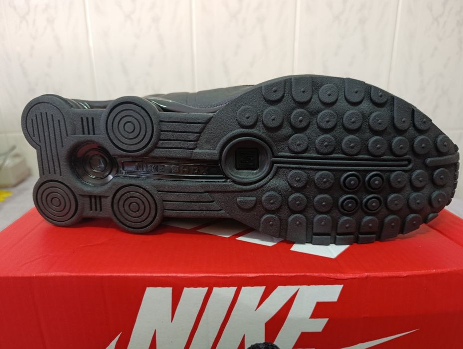 Nike Shox R4 tam 43