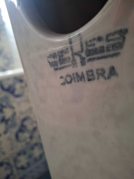 Bidé antigo usado