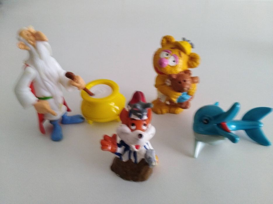 Bonecos vários em pvc