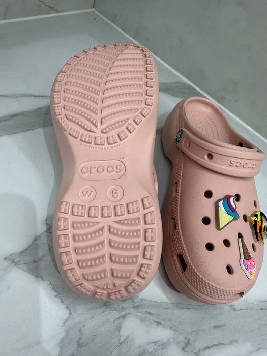 крокси  дитячі Crocs classic platform Clog/ рожеві крокси розмір W6 кроксы детские 36