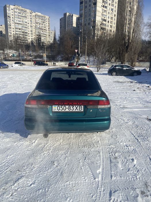 Продам Субаро Легаси 1998 год 2.0 бенз полный привод