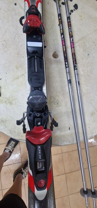 Skis ROSSIGNOL, bastoes e saco