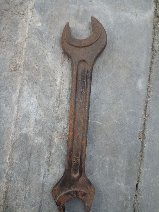 Балонний ключ металевий