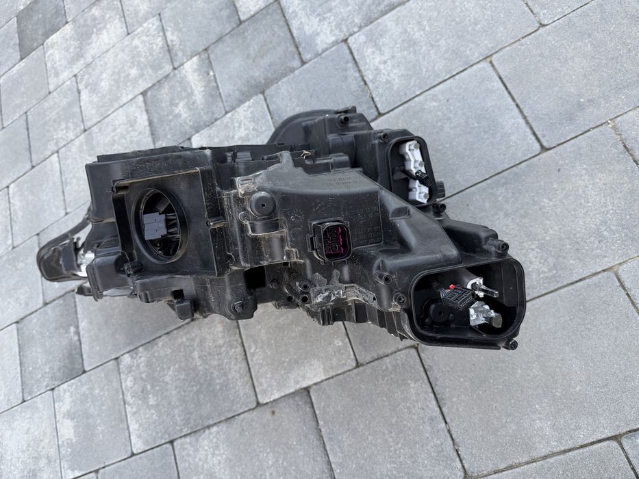 Фара на Audi E-Tron на запчастини