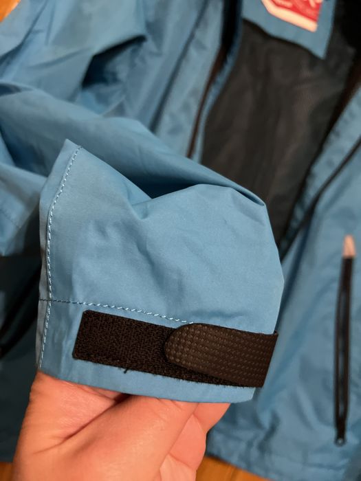 Курточка (ветровка