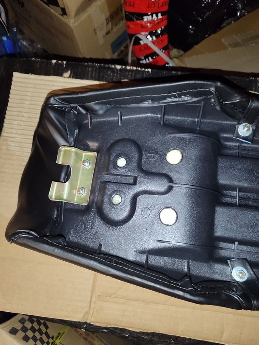 Сиденье Альфа Мустанг Сабур заводской пластик