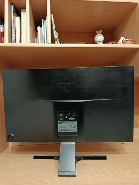 Монітор Samsung модель S27D590 60HZ