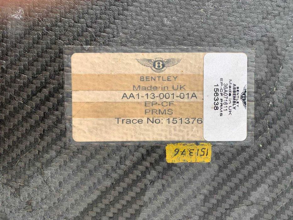 BENTLEY BENTAYGA tylny dyfuzor w zderzak carbon