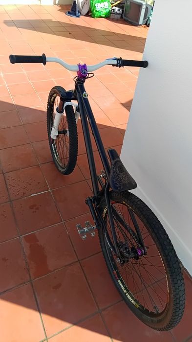Dirt Jump Saracen Amplitude CR2