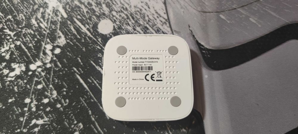 Хаб Tuya Zigbee + Bluetooth + Wi-fi