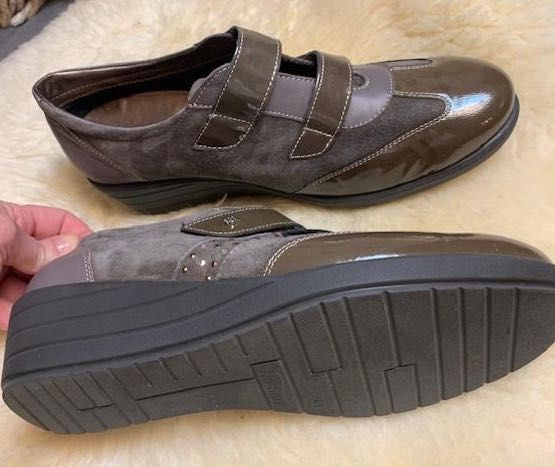 ортопедичные скечерсы на 41,кожа.Италия