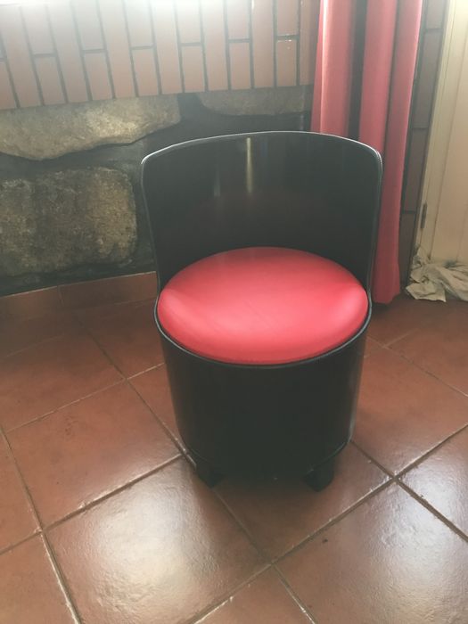 Mobiliaro em bidoes