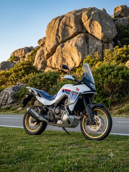 Honda Transalp XL750 (muitos extras)