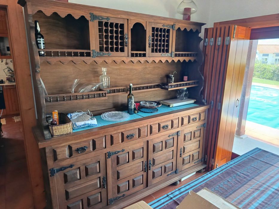 Movel de sala como louceiro ou aparador grande madeira maciça castanho estilo rustico qualidade