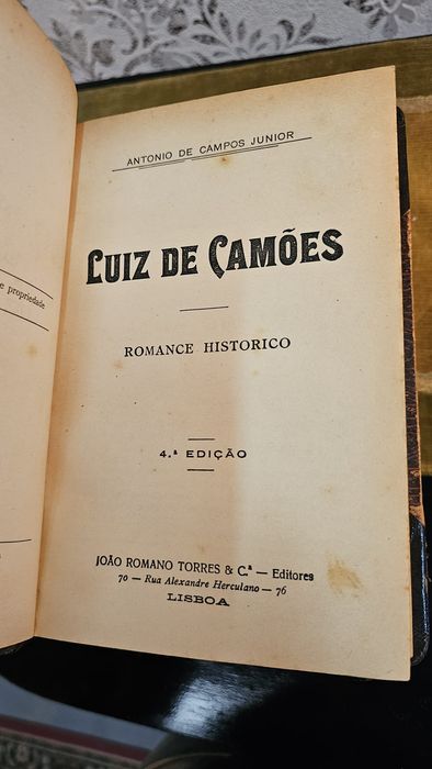 4 Livros de Luiz de Camões 
Romance Histór
