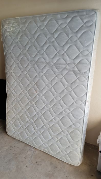 Colchão de molas 1.35 X 1.91