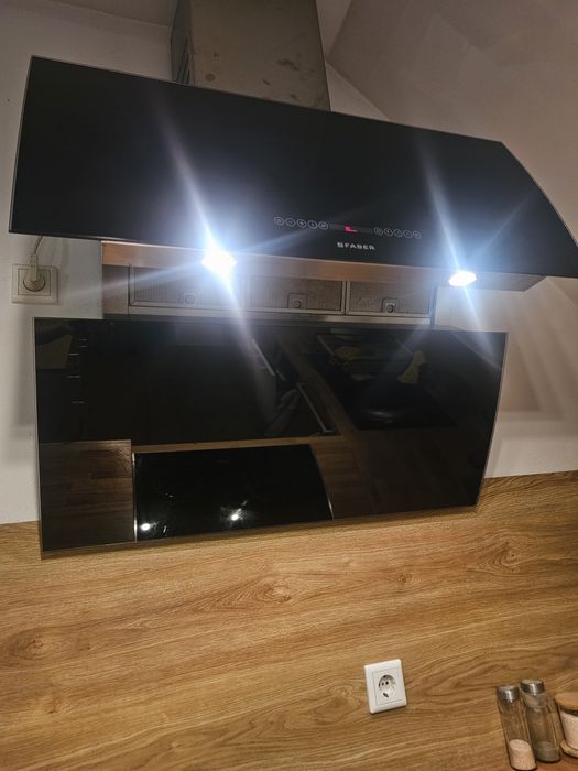 Okap przyścienny FABER MIRROR BK 3PH LOGIC
Okap przyścienny FABER MIR