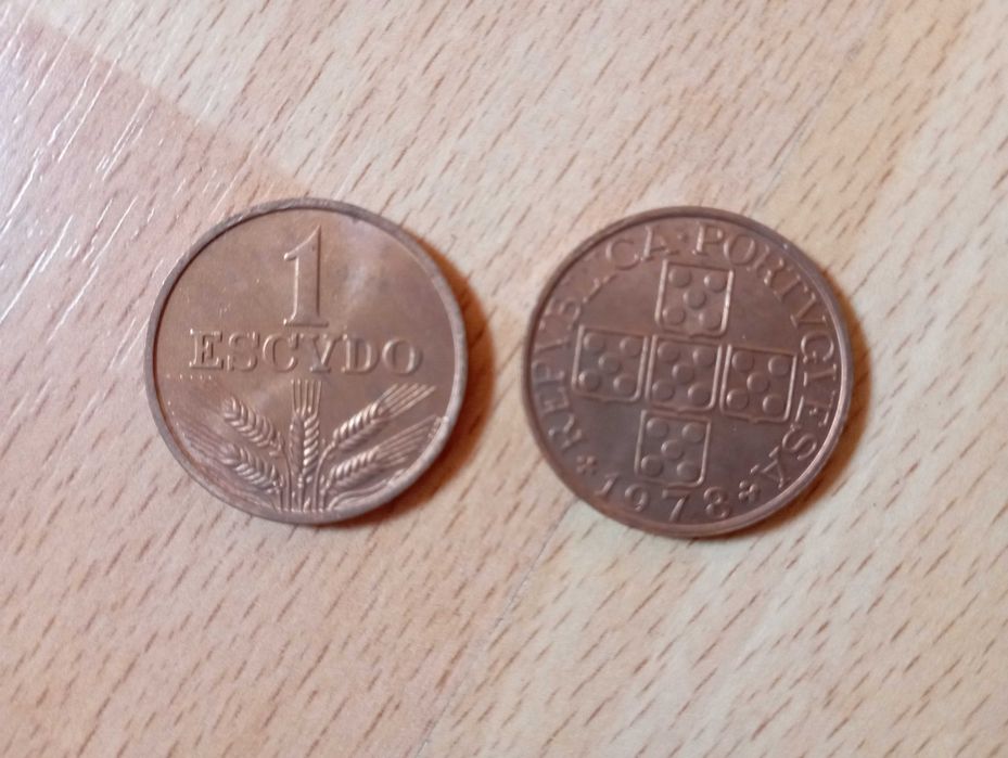 Moedas de 5 escudos, 1 escudo e 50 centavos (NOVAS)