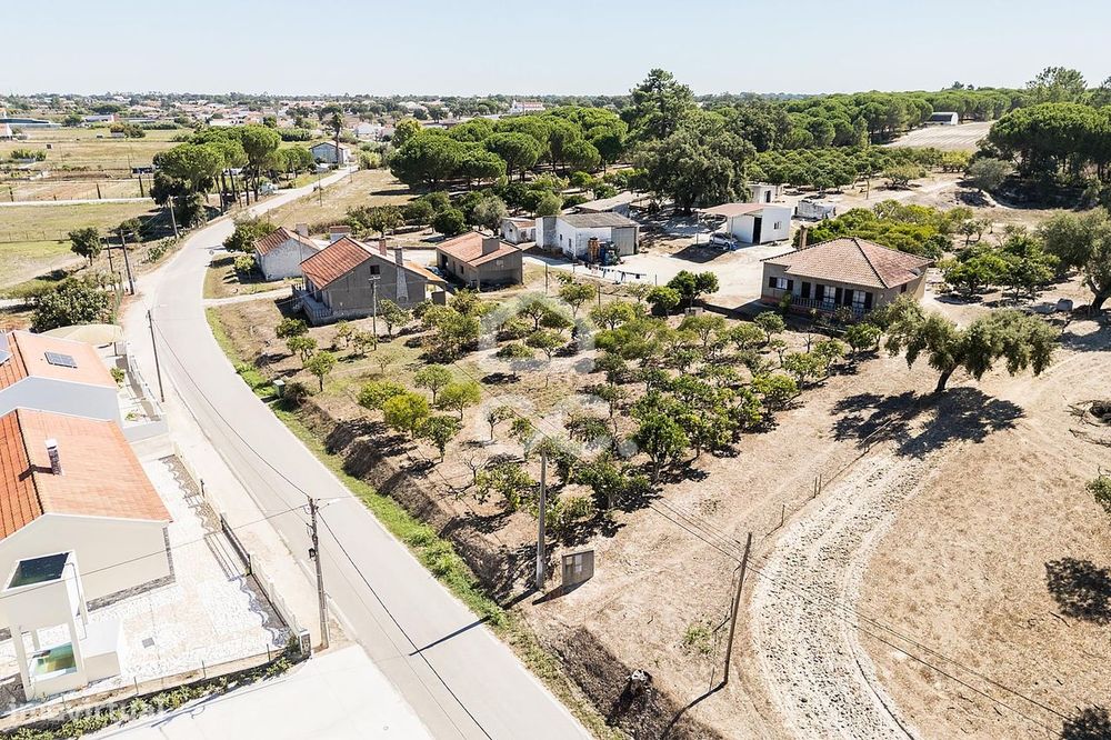 Moradia T3 Isolada inserida num lote de 720 m² em Vendas Novas, Évora
