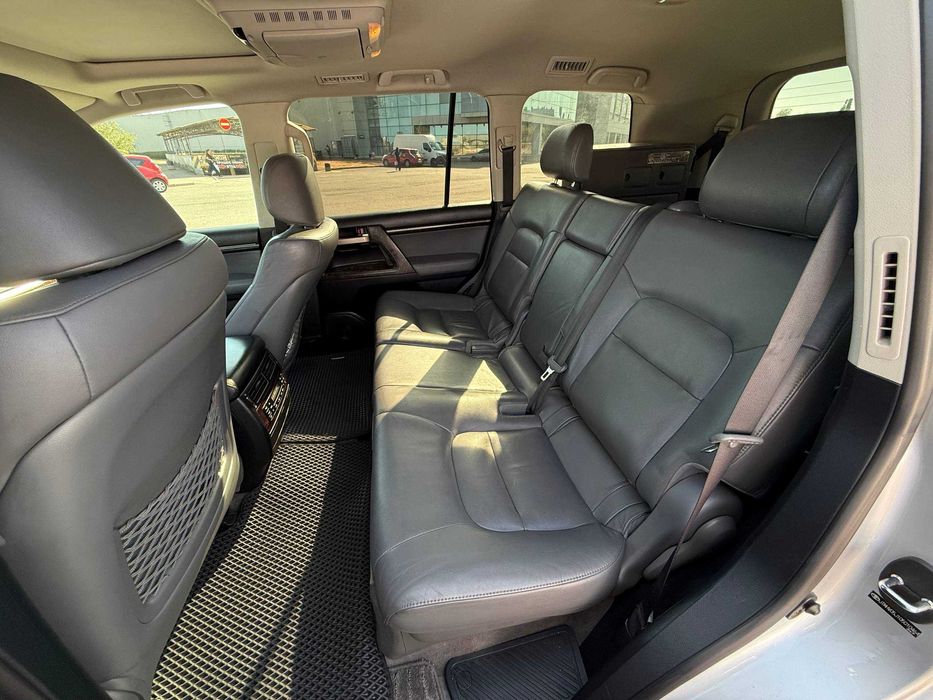 Avtoreal Toyota Land Cruiser 200 Дизель 4.5