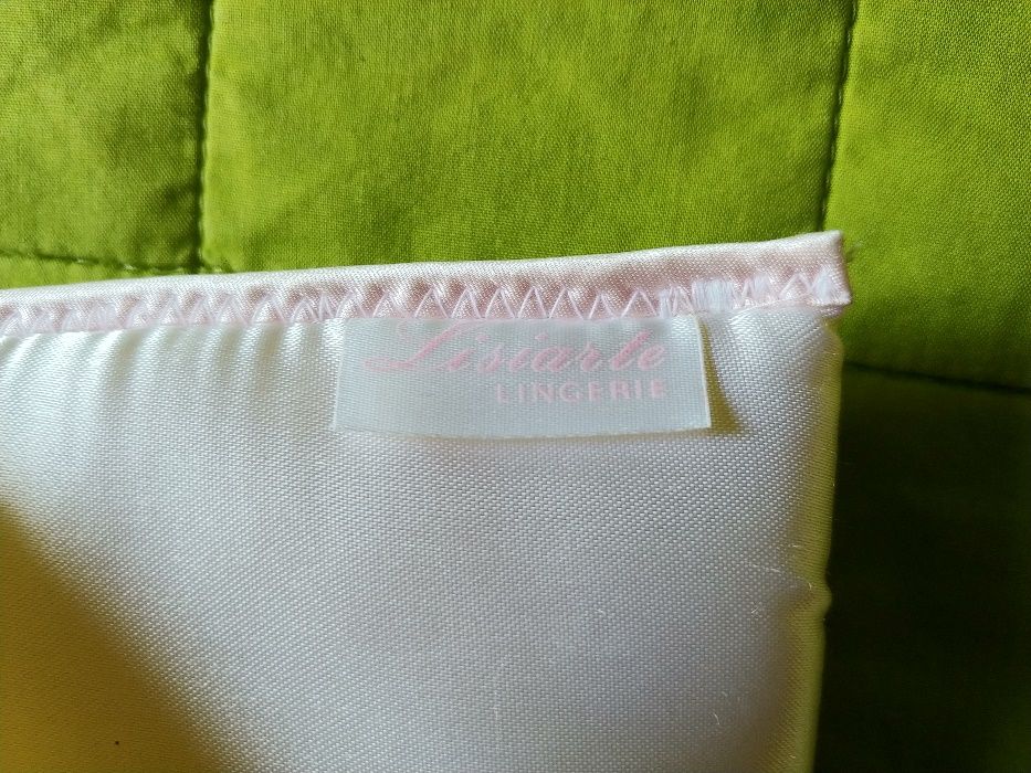 Camisa de noite e chinelos em cetim - Novo