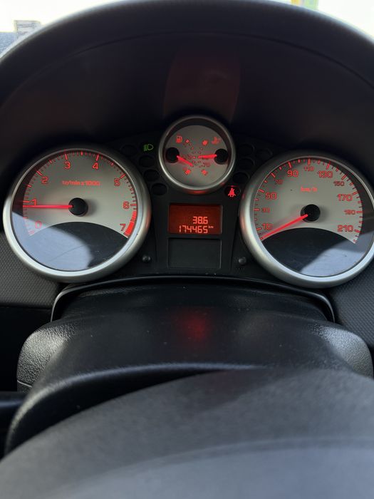 Peujeot 207 2010 рік