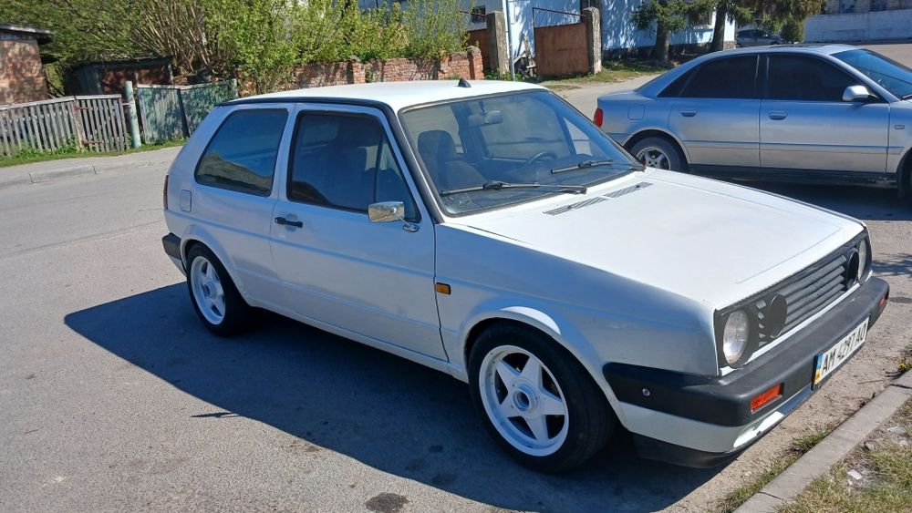Golf 2,на ходу,потребує ремогту