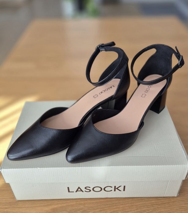 NOWE skórzane czółenka Lasocki 38
