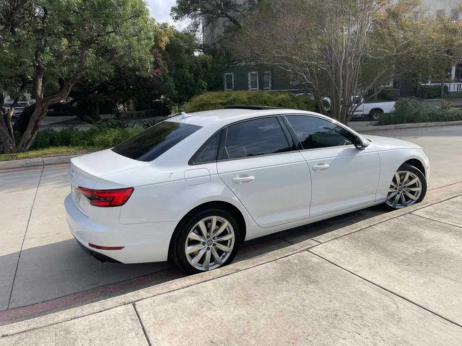 Audi A4 Premium      2017
