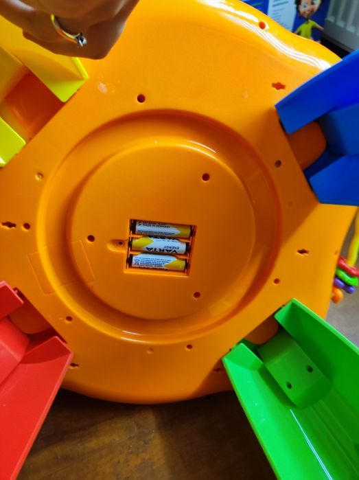 Sprzedam stolik interaktywny. Całkowicie sprawny.