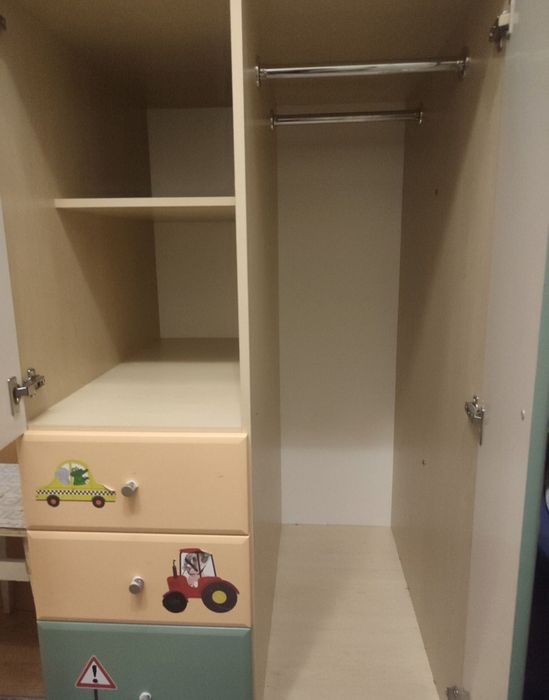 Дитяче двоярусне ліжко