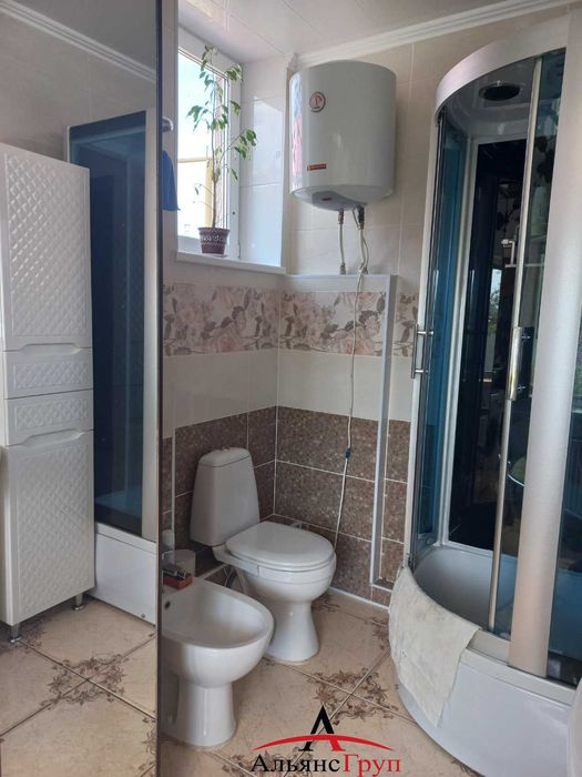 Продаж великого, сучасного будинку.