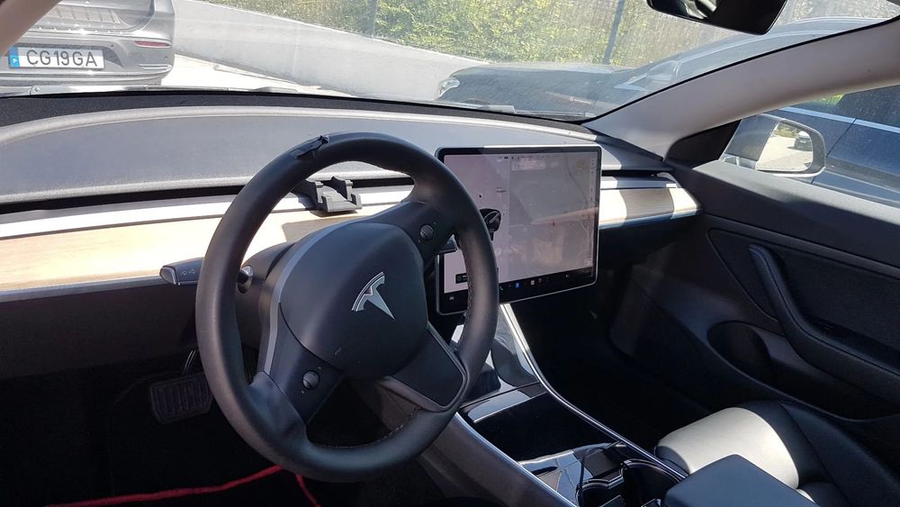 Tesla Model 3511166364747704322