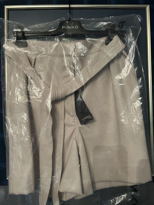 Spodenki skorzane Pinko z paskiem r.46