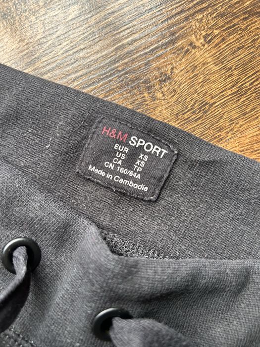 Cienkie spodnie dresowe HM sport XS