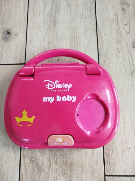 Komputer edukacyjny dla dziewczynki