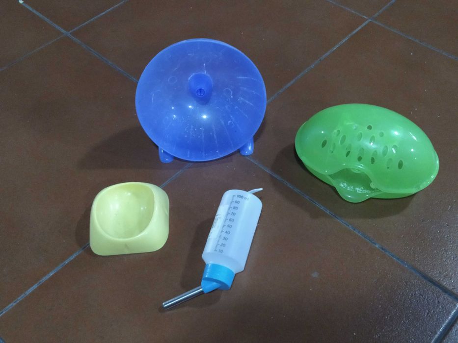 Gaiola de hamster com acessórios