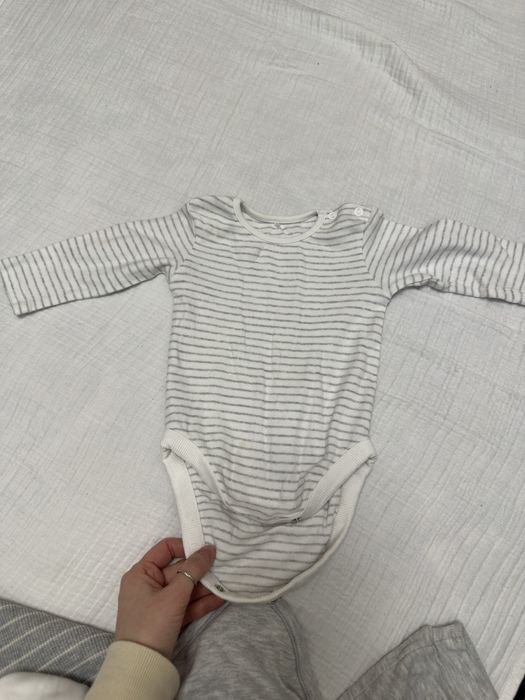 Дитячі бодіки 6-9 місяців