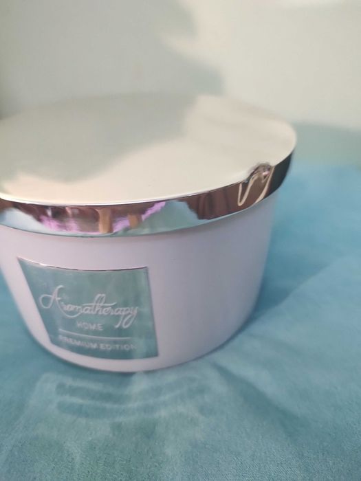 Велика ароматизована свічка Home White Blossom (Pepco)