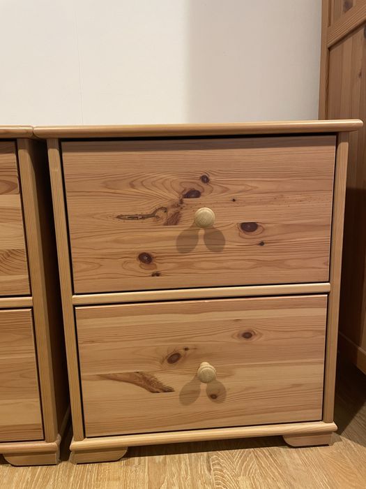 Dwie szafki nocne drewniane