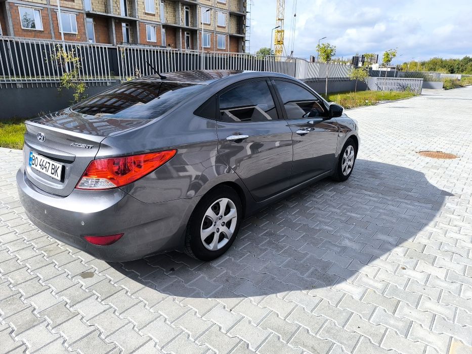 Продам автомобіль hyundai accent 2011 року