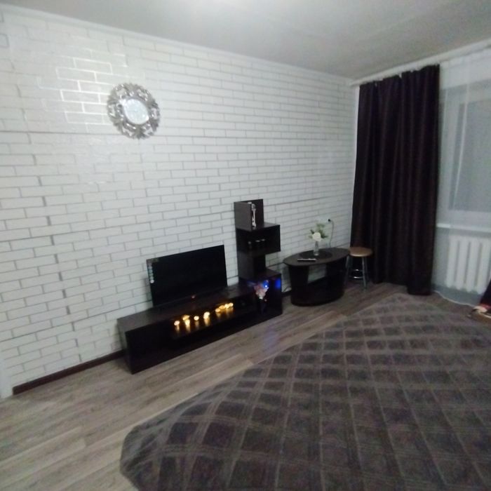 Здається квартира подобово, 1 поверх.