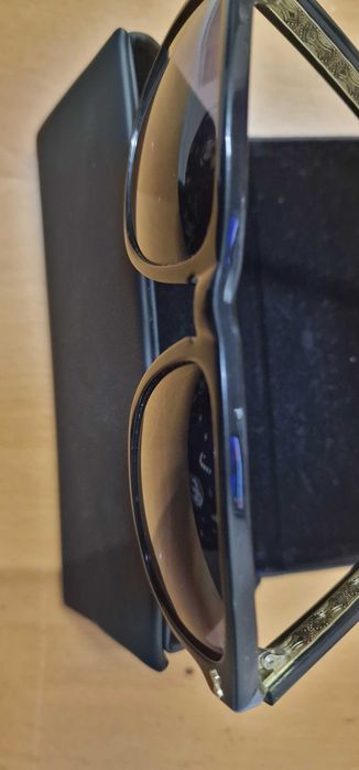 Gucci. sem marcas de uso, como novo