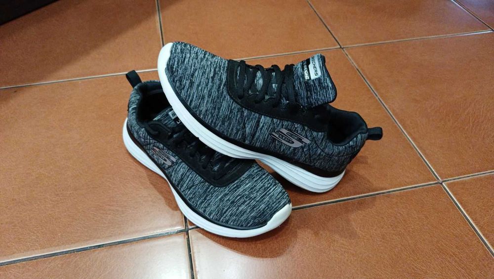 кроссовки Skechers 37, 38 розміри